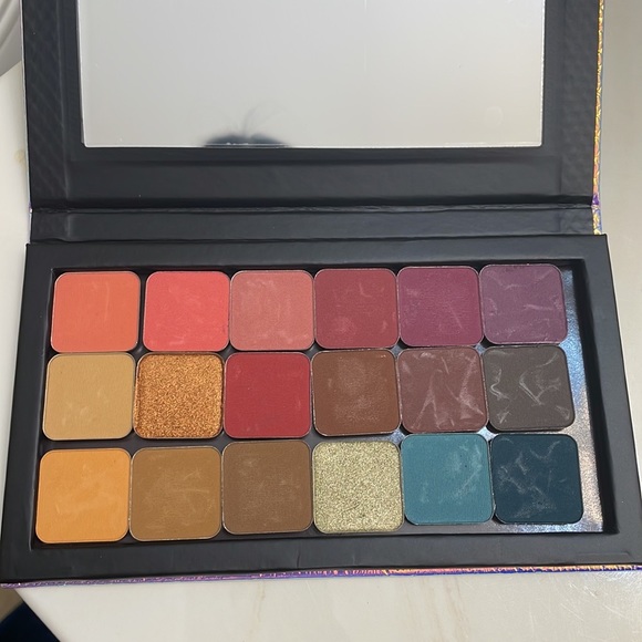 18 pc eyeshadow by makeup geek - Picture 3 of 4